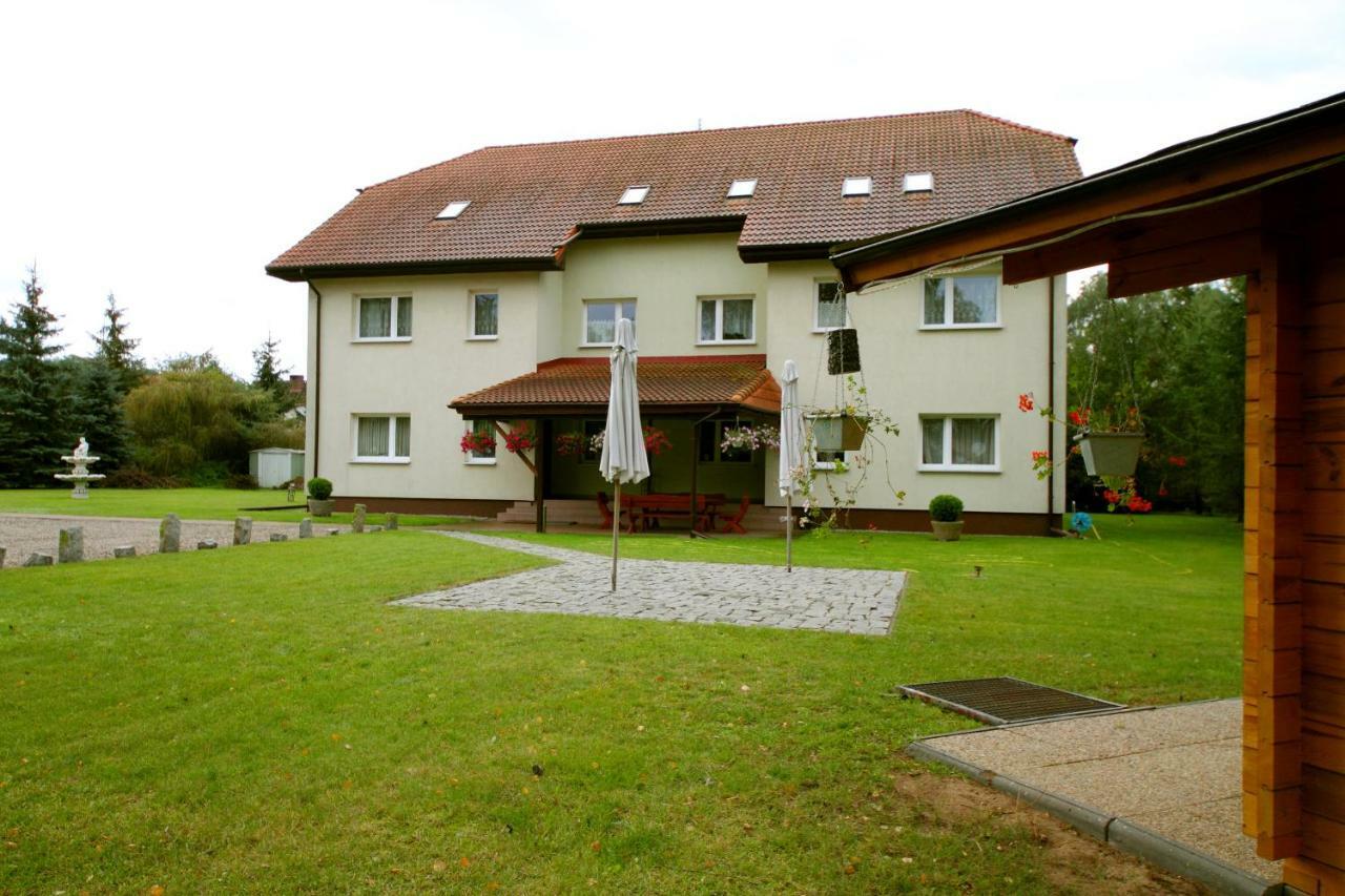 Restaurant & Hostel "Broadway" Kliniska Екстериор снимка