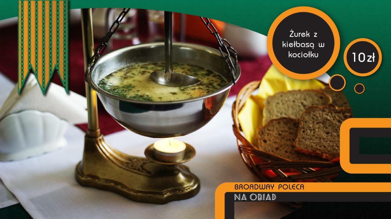 Restaurant & Hostel "Broadway" Kliniska Екстериор снимка